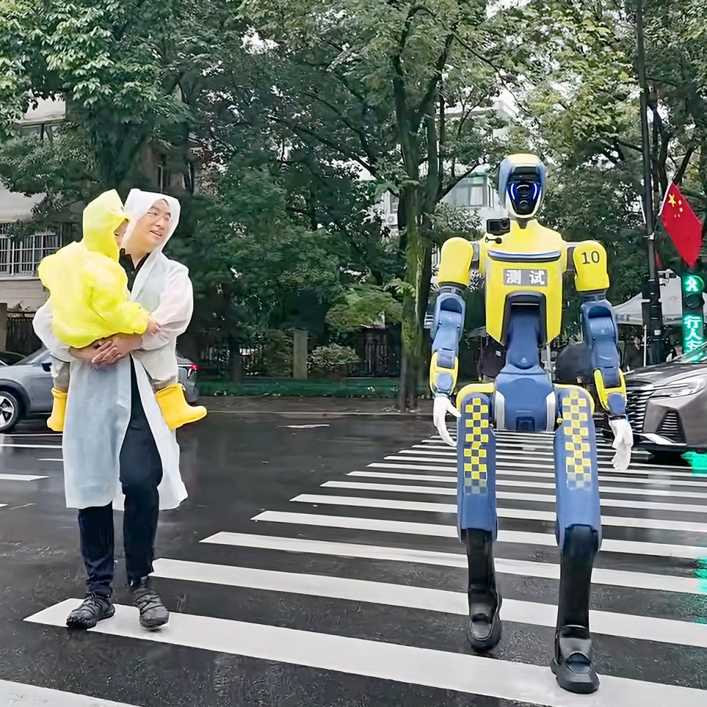 deep-robotics-dr02-humanoid-robot-traffic-officer.jpg