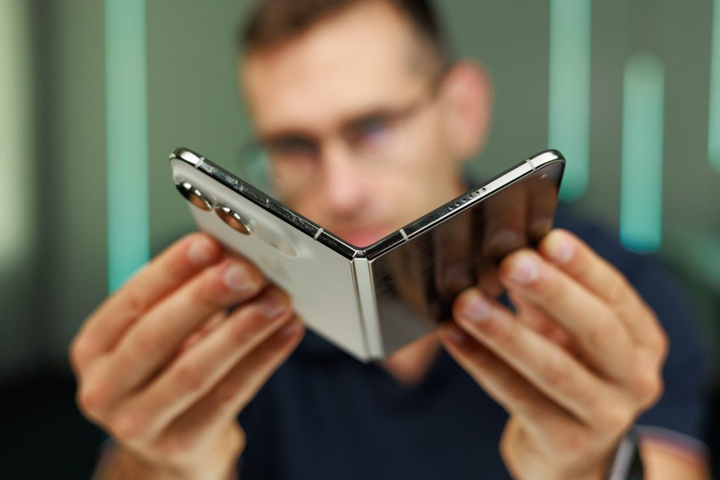iPhone-Duo-is-the-perfect-foldable-form-factor-but-Im-not-sure-thats-enough.jpg