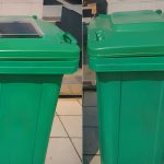 Sunlight Activated Lid Insert Clears Garbage Odors for Over a Month